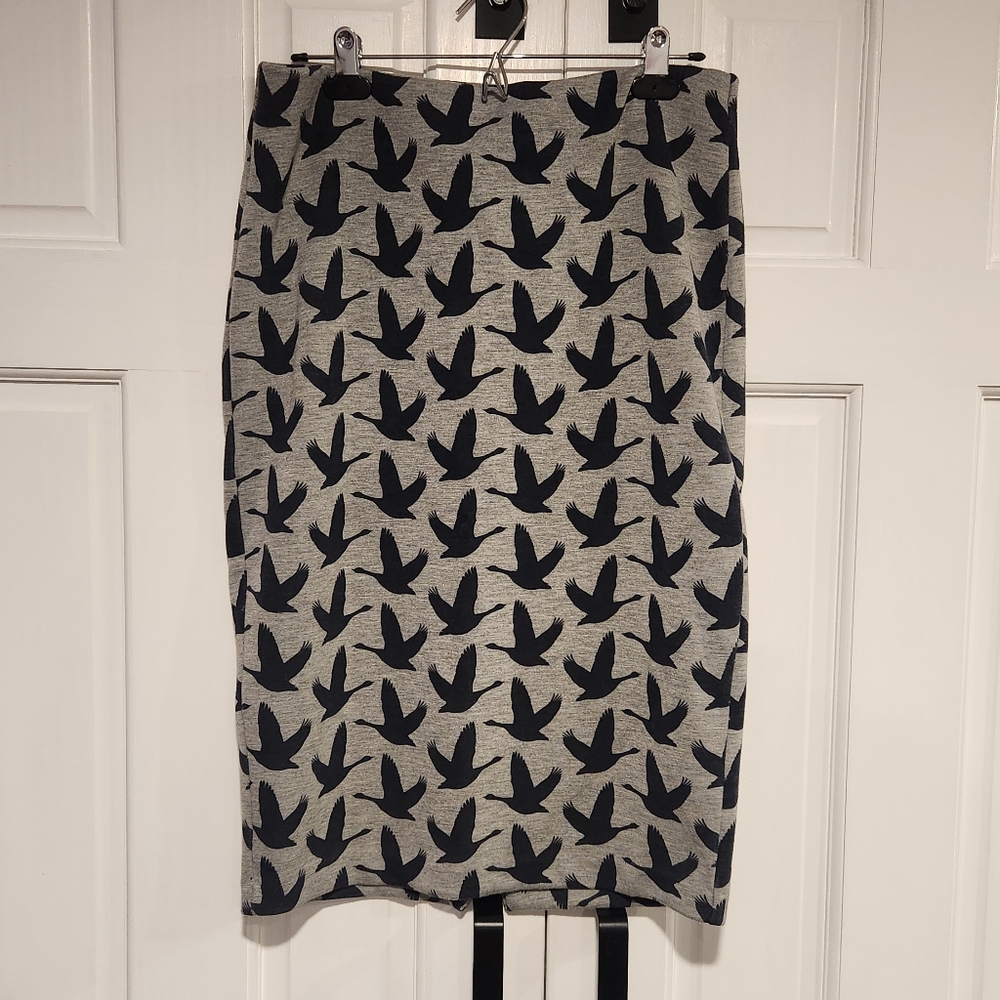 H&M Gray & Navy Geese Print Pencil Skirt